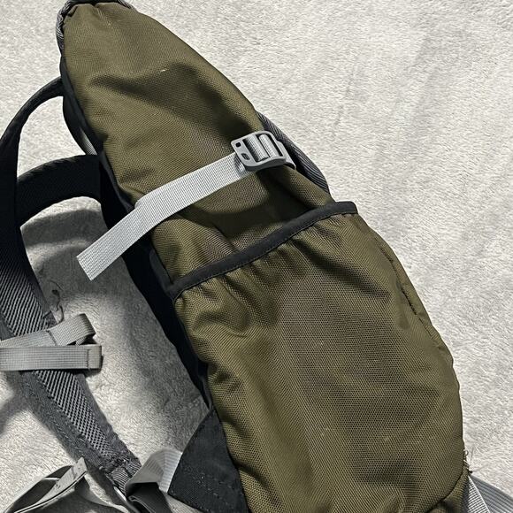 The North Face Backpack M Green Laptop Commuter Bookbag - Picture 5 of 11